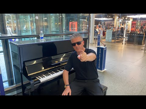 PIANO LIVE from London on Freedom Day! thumbnail