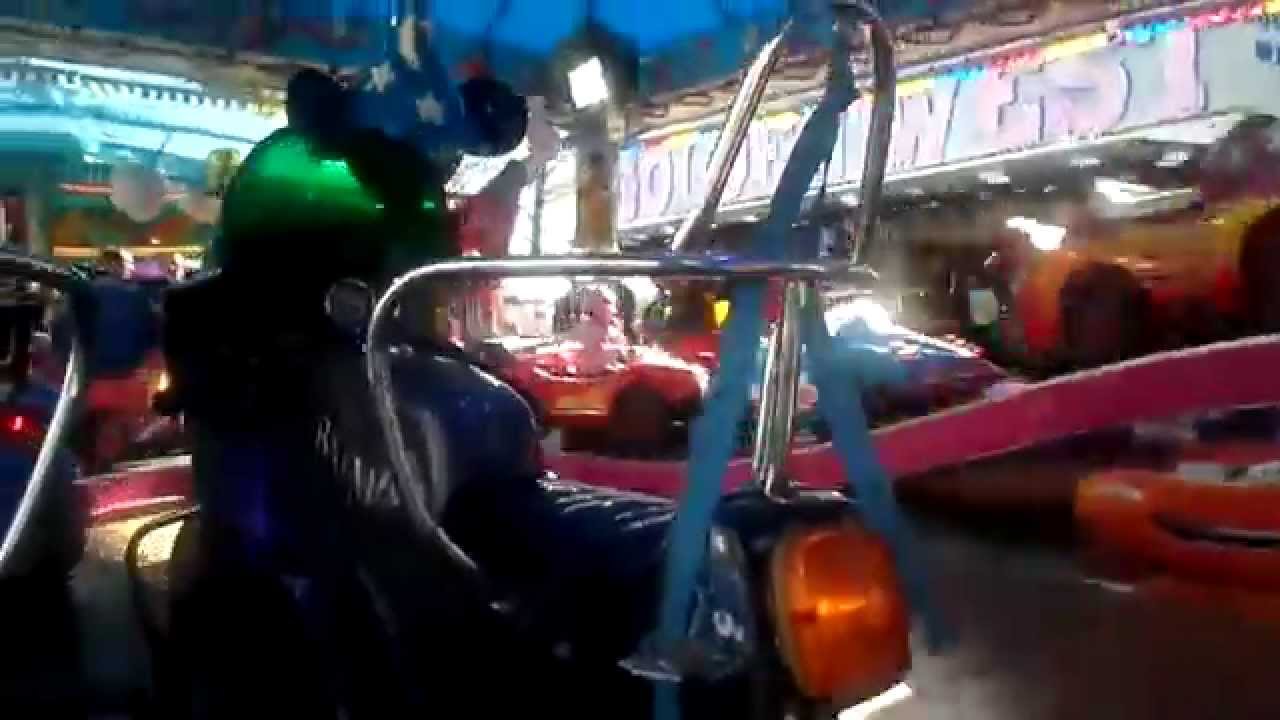 Formula 2 manege enfants on-ride (nuit)