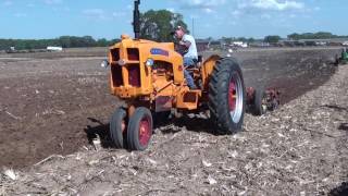 PLOWING WITH ANTQUE OLIVER JOHN DEERE MOLINE TRACTORS tubalcain