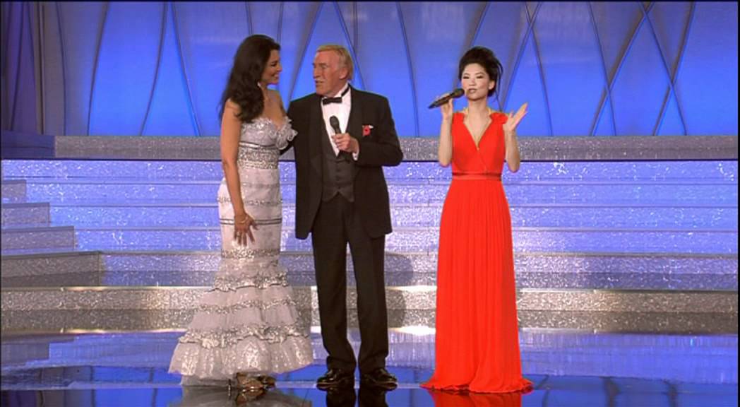 Bruce and Wilnelia Forsyth at Miss World 2011