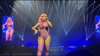 Nicki Minaj - The Night Is Still Young - Live from The Pink Friday 2 Tour at The Barclays Center