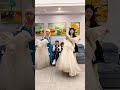王子他们怎么穿上婚纱了 #艾莎 #cosplay#shorts