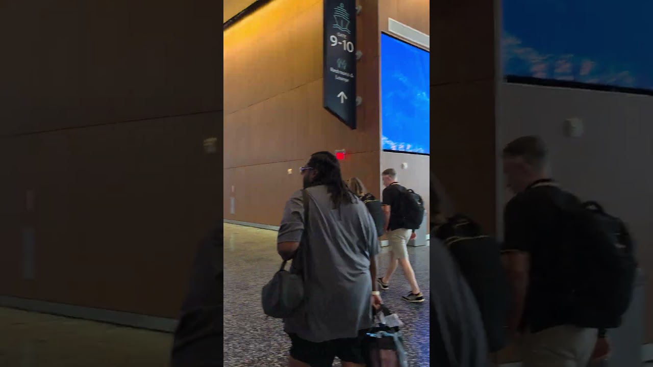 Omg 😲 😱 they really do privately n personally take ur bags n escort u to the Yacht Club waiting area