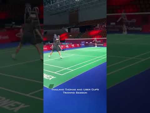 คลิปทีมแบดมินตันทีมชาติไทย 🇹🇭 ลงซ้อมก่อนศึก Thomas & Uber Cup เริ่ม 9 ตุลาคม