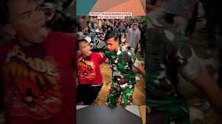 Seorang pria mabuk diamankan oleh prajurit TNI #shortvideo #viral #abdinegara #tni #komando #shorts
