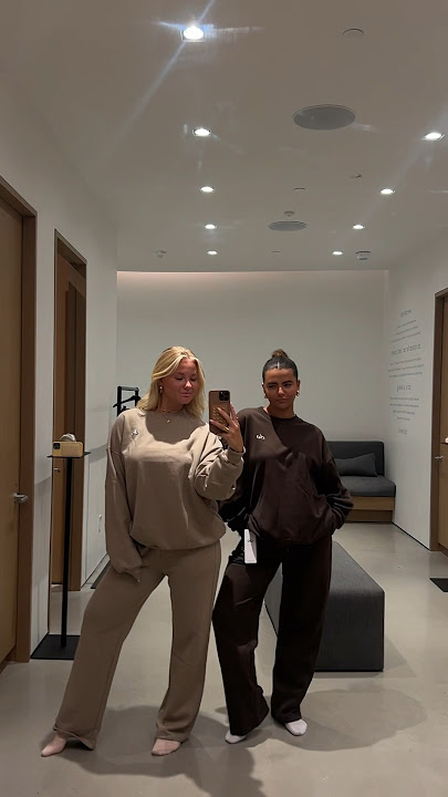 Download lagu ALO SETS ✨ #alo #shopping #vlog #itgirl #aesthetic #bffgoals #bff #matchingsets #tampa #aloyoga