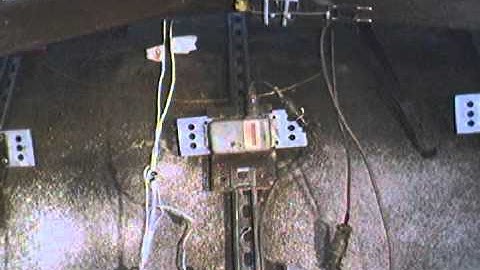 Fracture at the center of a thick hollow brace