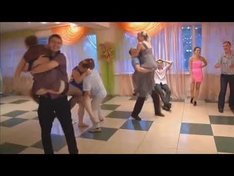 Funny Russian Wedding Games   DANCING SKIRTS OOPS   WEDDING CONTEST GAME -Efsane rus düğünleri
