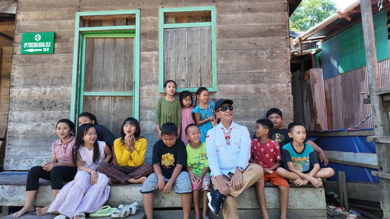 PERJALANAN KE SERIBU RIAM - DESA PARAHAU BERSAMA DR. WILLY MIDEL YOSEPH ANGGOTA DPR RI DAPIL KALTENG