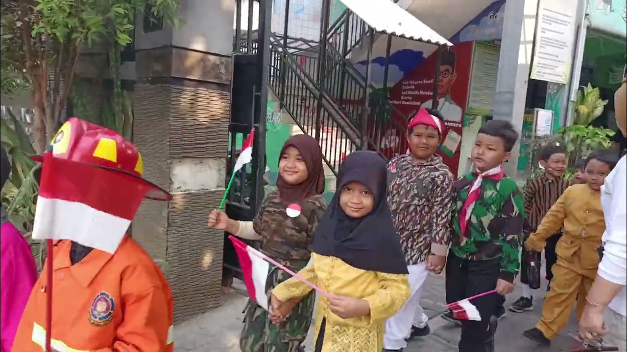 SDN Bulak Rukem 1 Surabaya Pawai Hari Pahlawan 2024
