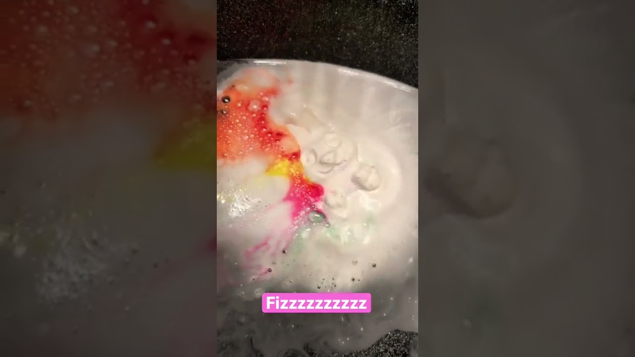 LUSH Easter 🐣 Follow The White Rabbit Bath Bomb!