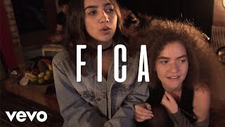 Vignette de la vidéo "ANAVITÓRIA - Fica ft. Matheus & Kauan"