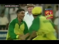 Tony Grieg unbelievable commentary - WASIM AKRAM & RAZZAQ DESTROY SRI LANKA - 8 WICKETS