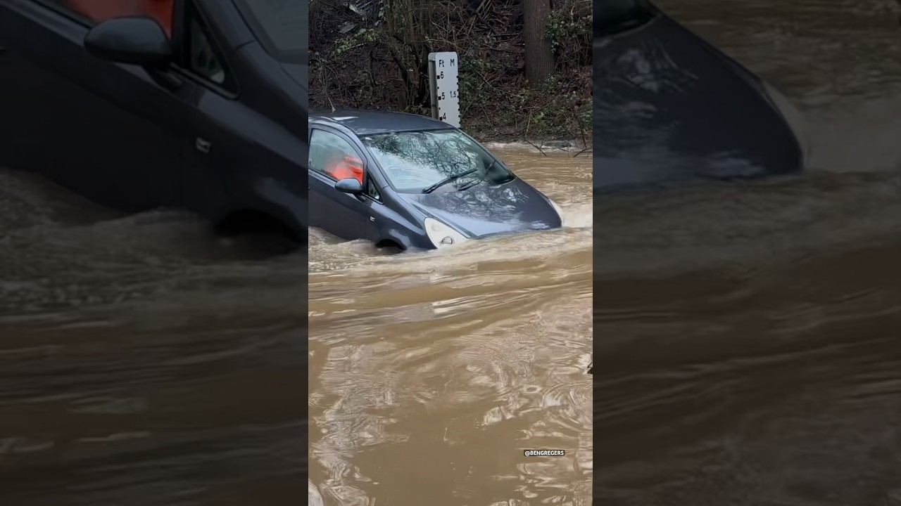 Corsa Floats Through..?! 😭😳 