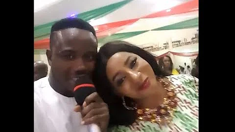 Boye Best Sings Passionately &Propose to Mide Martins At Odunlade Event See What Her Husband Did