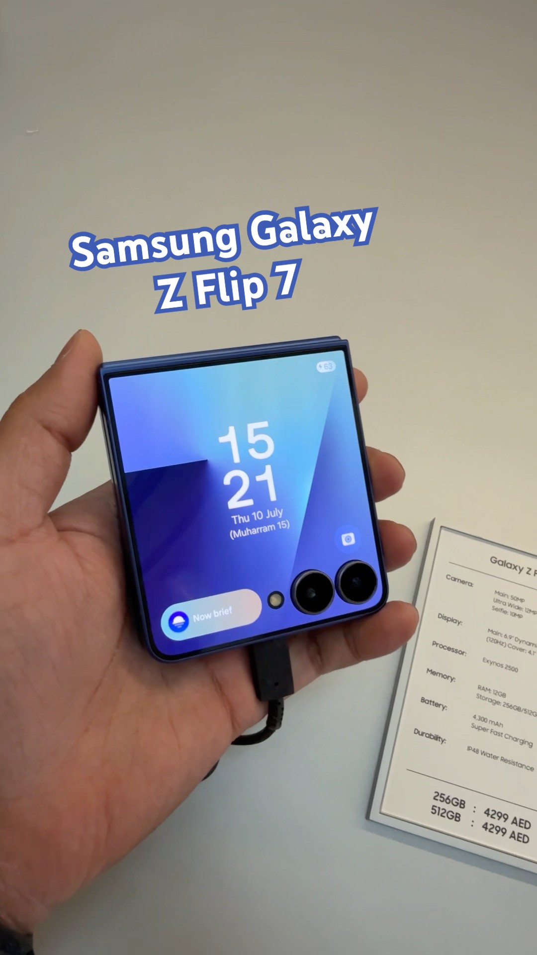 Samsung Galaxy Z Flip 7 in stunning Blue Shadow - YouTube