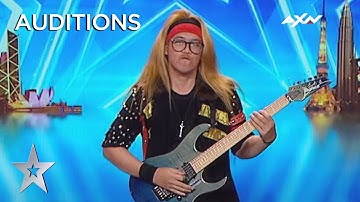 Guitarist Ale funky Completely ROCKED IT OUT! | Asia