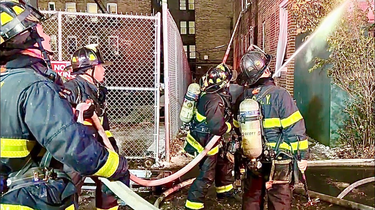 FDNY BOX 2769 ~ FDNY BATTLING A 2ND ALARM FIRE IN A VACANT DWELLING ON ...