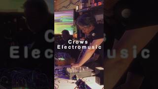 Cory from CROWS ELECTROMUSIC presents his ambient-drone synthesizer