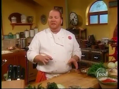 Video: Mario Batali netto waarde: Wiki, Getroud, Familie, Trou, Salaris, Broers en susters