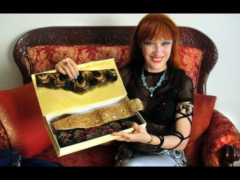 Вышивка бисером, одежда, аксессуары из бисера. Обзор подарков