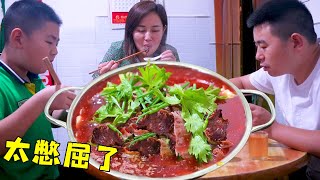 【超小厨】重庆“规矩最多”牛肉馆，不喝酒水不能吃饭，牛肉不能加小面解决温饱！
