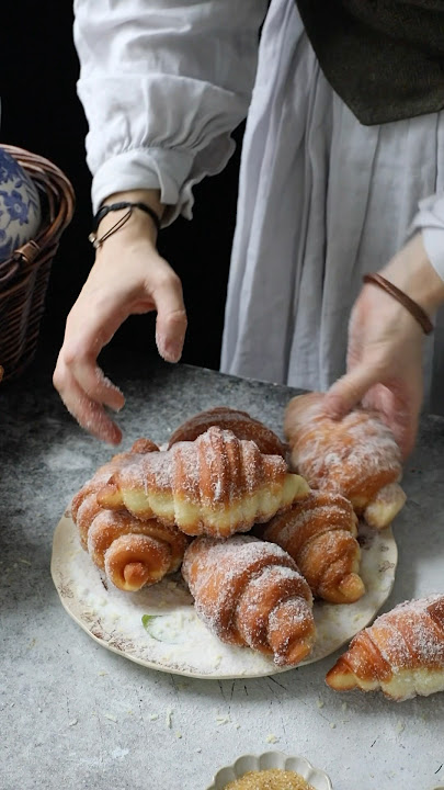 Blueberry Lemon Croissant Donuts #food