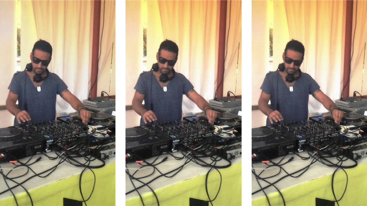 Carlos Raw playing Hector Moran - Synth Tiger (Original Mix) @ GO BANANAS/ THP Aug 2014