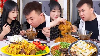 Funny Couple Eating Show ━ gluttonous husband snatched away all the buns  I ate chicken legs