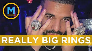 'the boy' had his own custom ring made but also got an official one
from the team.
--------------------------------------------------------------------------...