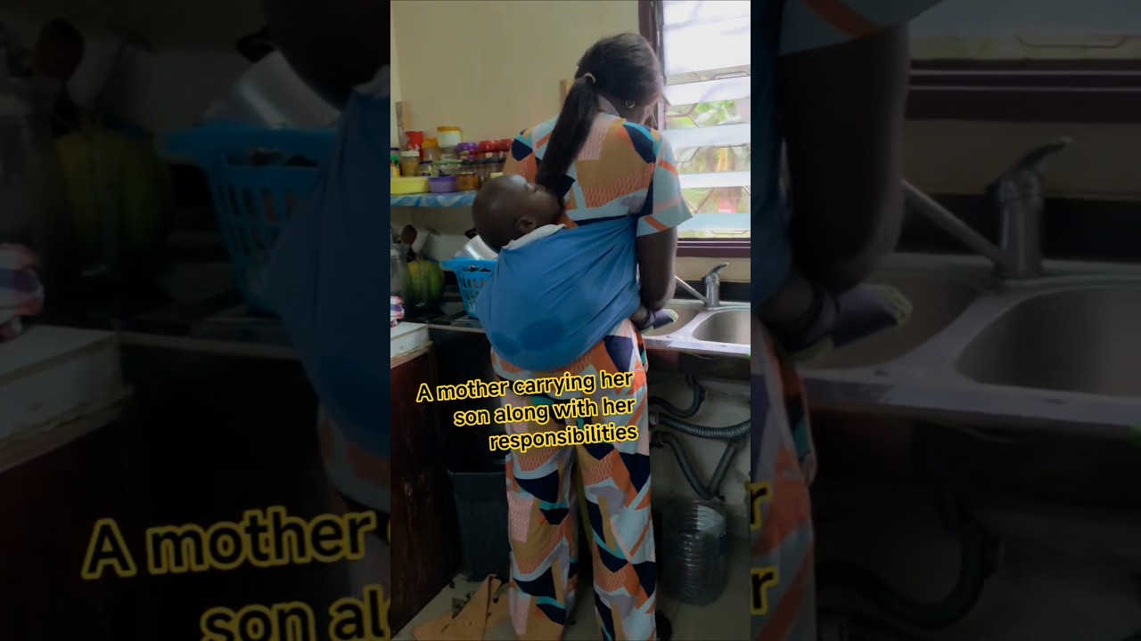 African women work very hard.🤱 