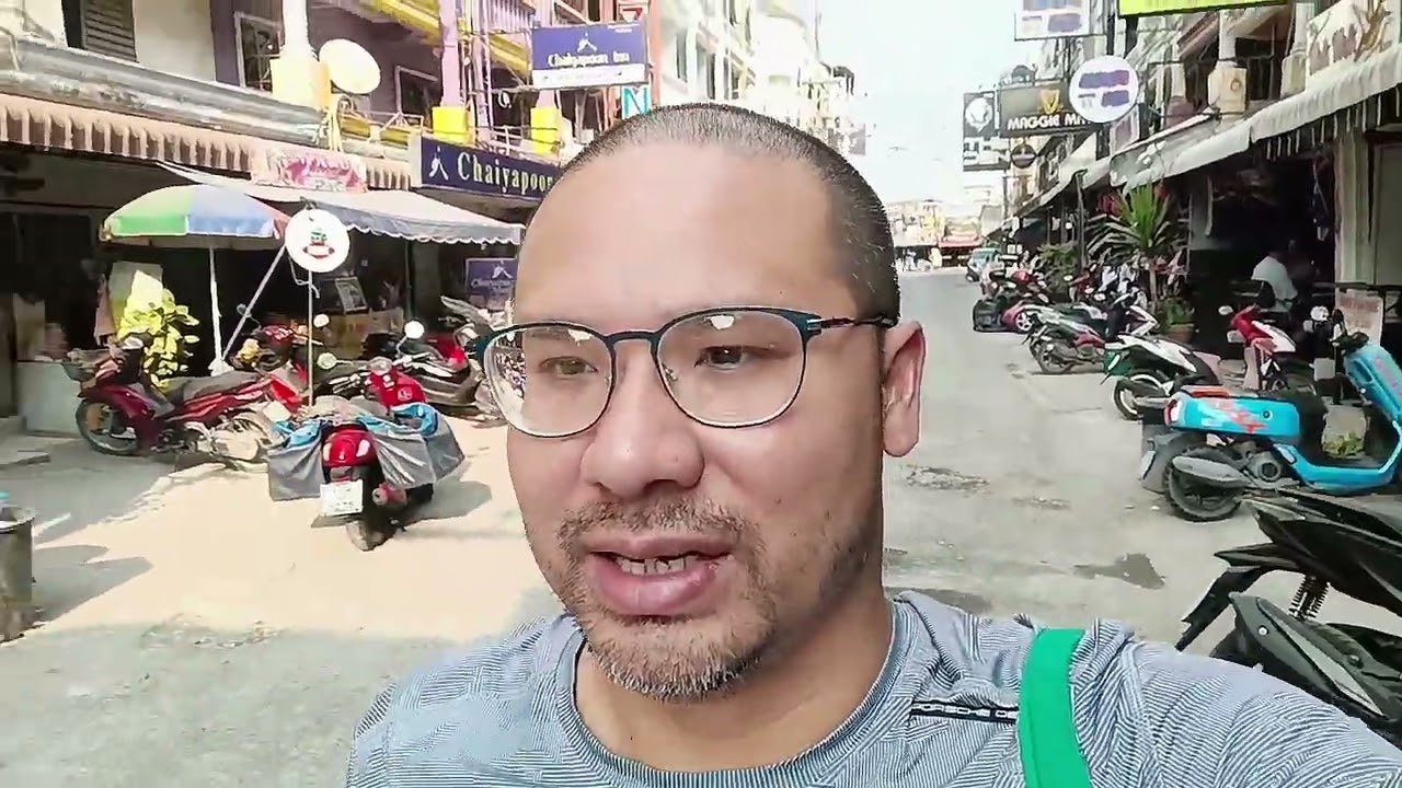 Buzzin Pattaya Lounge found on Soi Diana #buzzinpattaya #buzzinlounge #pattaya #thailand #expat