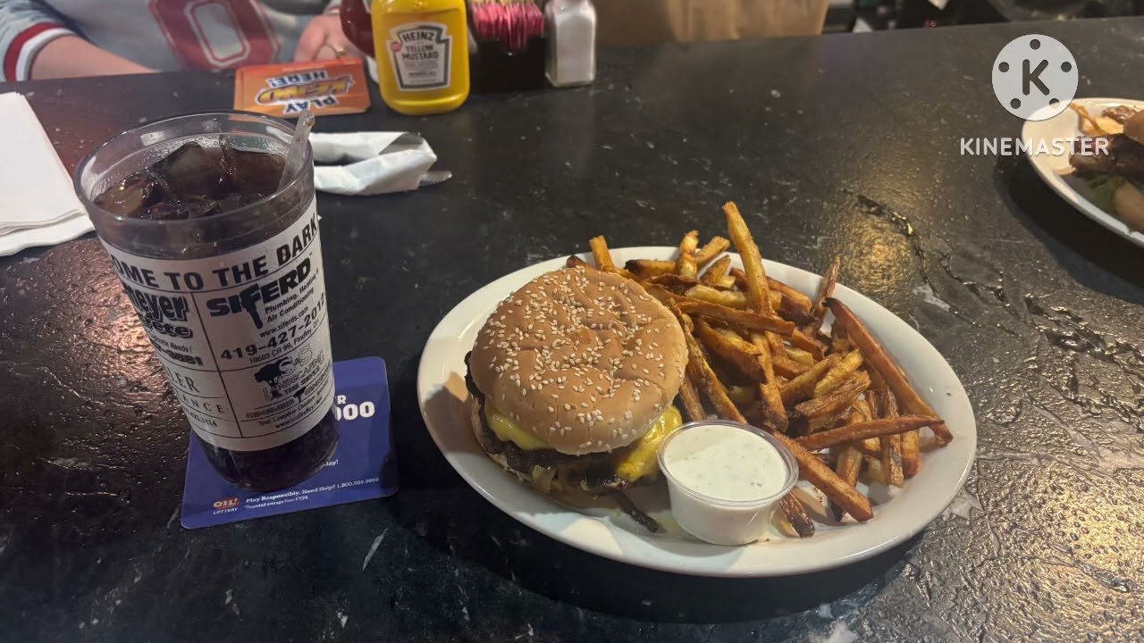 Dark Horse Restaurant - Findlay, OH | Grilled Smash Burger ($11.99) Review