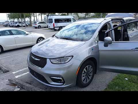 Alamo Rent A Car-Miami Airport Florida. Chrysler Pacifica Hybrid. March 2022.