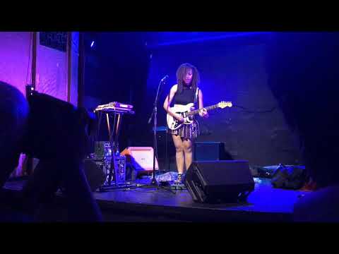 Jackie Venson - Flying (Live)