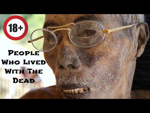 10 People Who Lived With The Dead – Skeleton In The Closet