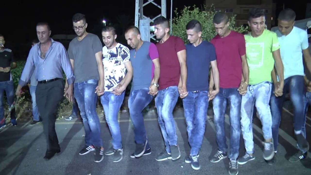 الشاعران اكرم البوريني و صهيب الجماعيني دبكة شباب كفر جمال من عرس المهندس معتصم منصور