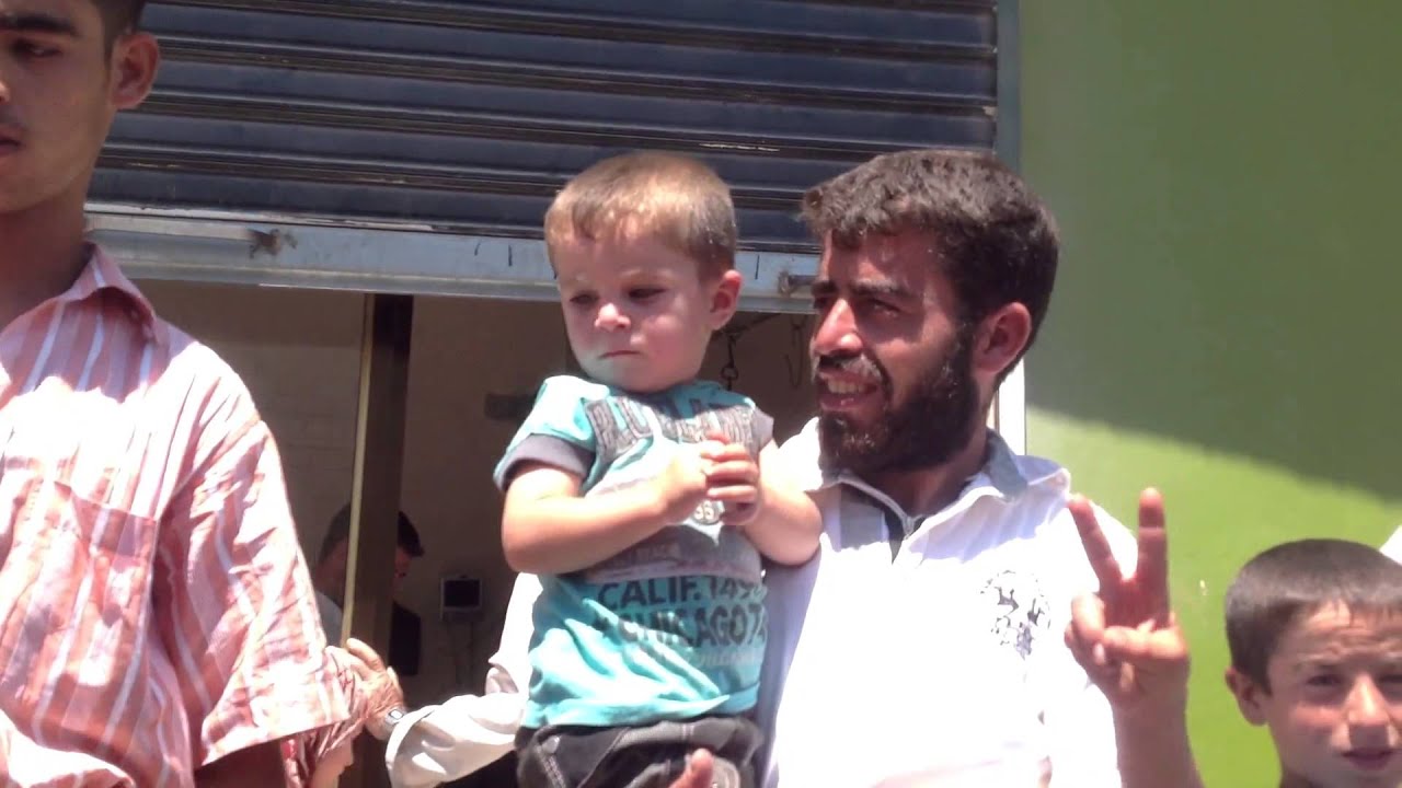 شام ادلب كفرعروق ثورة الأحرار أبـطـال الـسّـاحـل قـادمـون 9 8 2013 جـ1