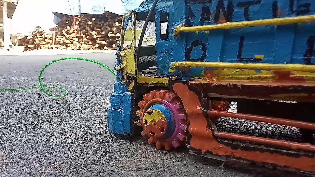  Miniatur  truk  maenan oleng  YouTube