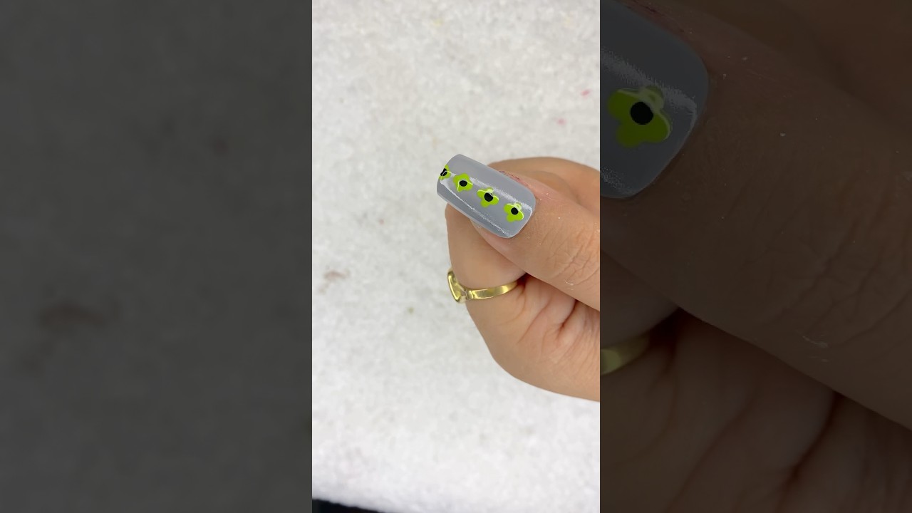 Easy Two Colours Polka Dots Nail Art Design 💅