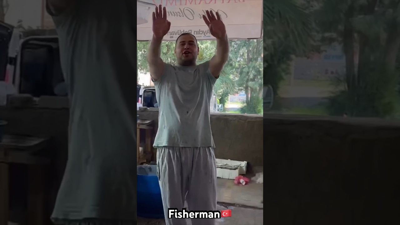 Fisherman in turkish bazaar 🇹🇷 