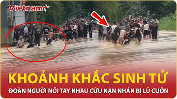 Thót tim khoảnh khắc sinh tử, kịp thời cứu nạn nhân và xe máy bị lũ cuốn trôi ở Thái Nguyên | VN+