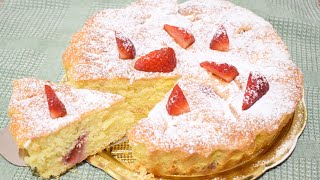 Torta alle fragole e panna nell'impasto velocissima