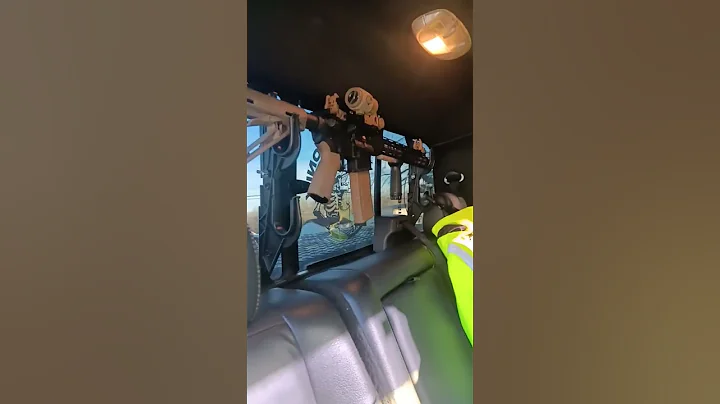 👀Who Still Does This❓️ #gun #newtrend #edc #gunculture #edclifestyle #ar15 #223 #everydaycarry #fyp