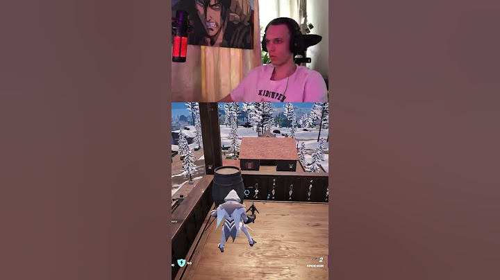 Свернул в полёте #fogufor #смешныемоменты #twitch #fortnite #смешныевидео #смешныемоментытвич #short