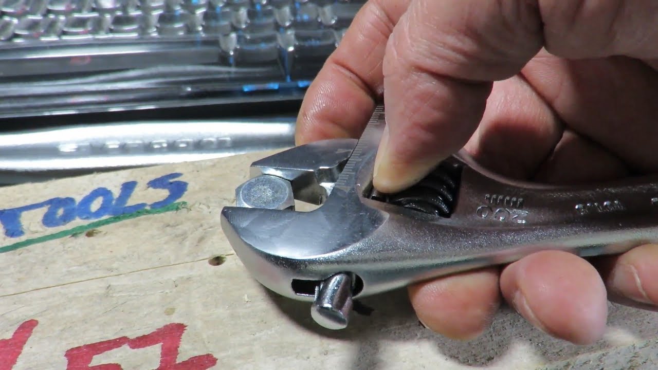 FACOM 100 ANS : Clés à Molette à Ajustement Rapide (8" & 12") [101.08 & 101.12] = 101.J2100Y