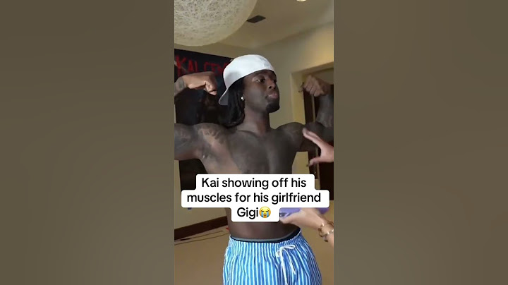 Kai showing off his muscles for his girlfriend Gigi  #funny #kaicenat