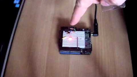 Switching ON and OFF SCR thyristor