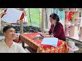Mui conveyed her heartfelt feelings to Nhat through a love letter, which made her happy