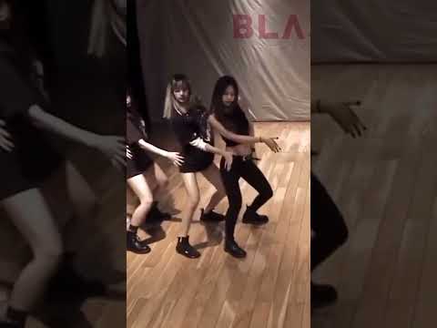 Jenlisa this move 🥵🥵🥵🥵🔥🔥🔥🔥